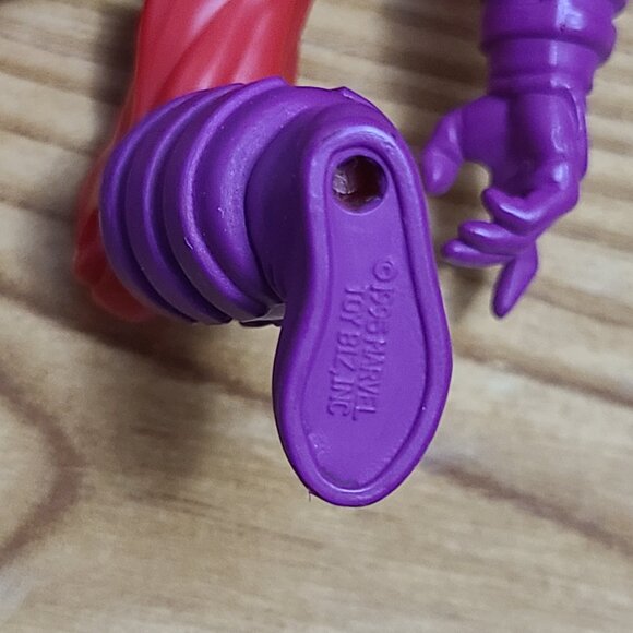 Magneto 1995 Vintage Marvel Figure (AS IS) - Picture 3 of 4